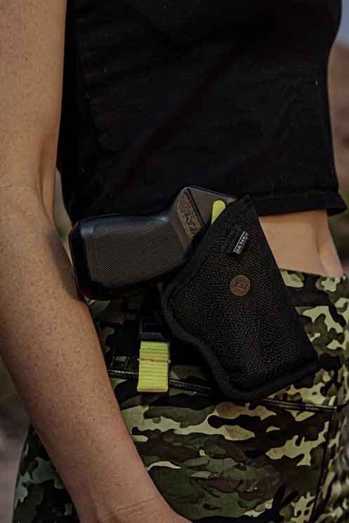 taser pulse 2 woman tazer